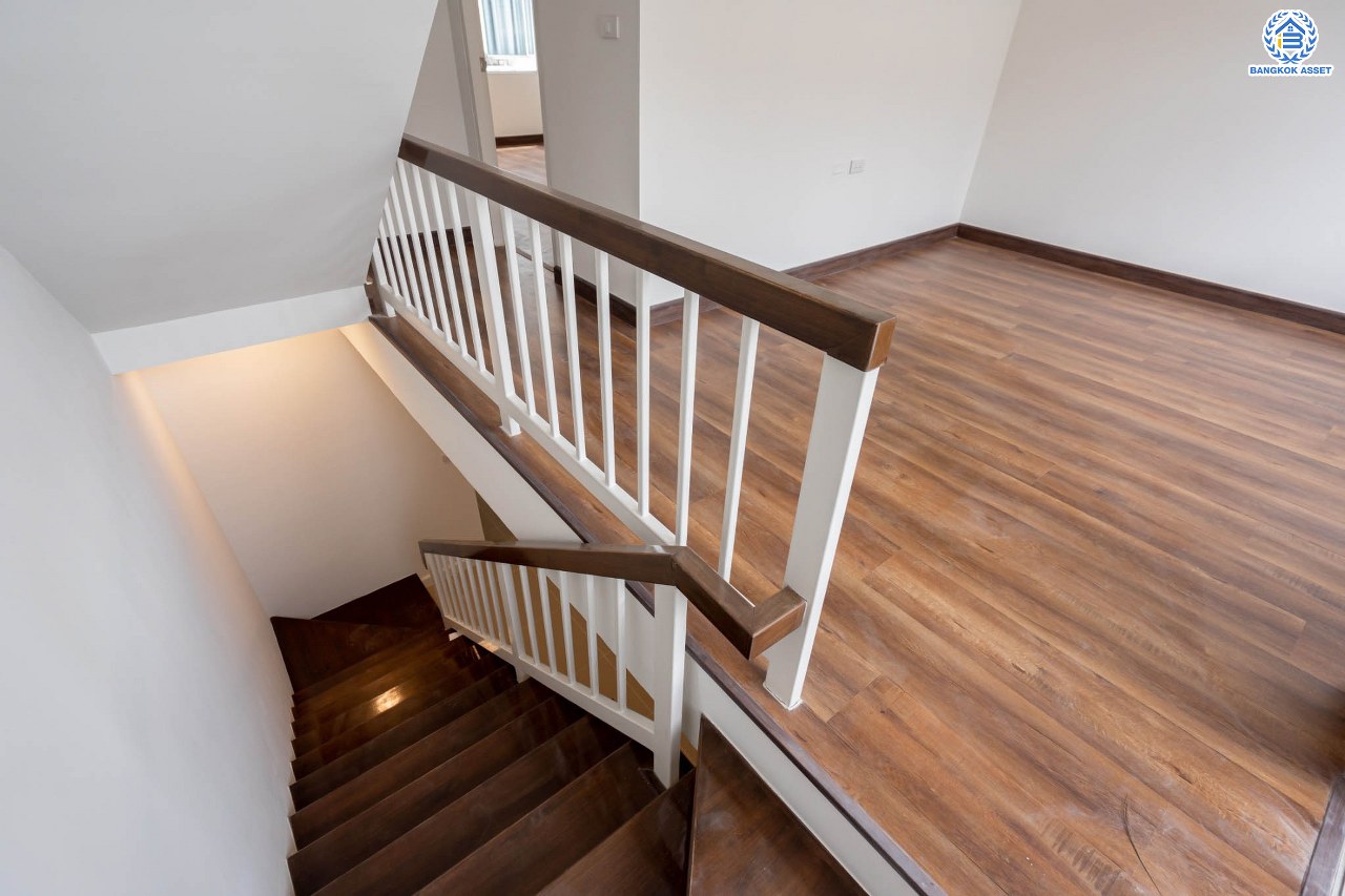 บ้านมือสองตกแต่งใหม่ ทาวน์โฮม 3 ชั้น ม.ทาวน์พลัส เพชรเกษม-บางแค เนื้อที่ 19.4 ตร.ว. ฟังก์ชัน 3 ห้องนอน 3 ห้องน้ำ จอดรถได้ 1 คัน รองรับทุกกิจกรรม บนทำเลเชื่อมต่อหลายเส้นทาง ใกล้จุดขึ้นทางด่วน "วงแหวน-กาญจนาภิเษก" และรถไฟฟ้าสายสีน้ำเงิน "สถานีบางแค"